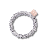 Тонка шовкова резинка перлинно-сіра Mon Mou SILK SLIM SCRUNCHIE PEARL GRAY