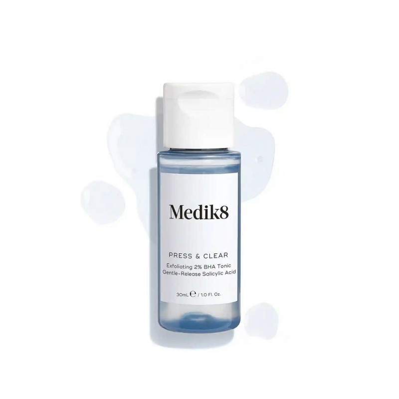Лимитированный набор для сияния и комфорта кожи в путешествиях Medik8 Travel Ready Skin