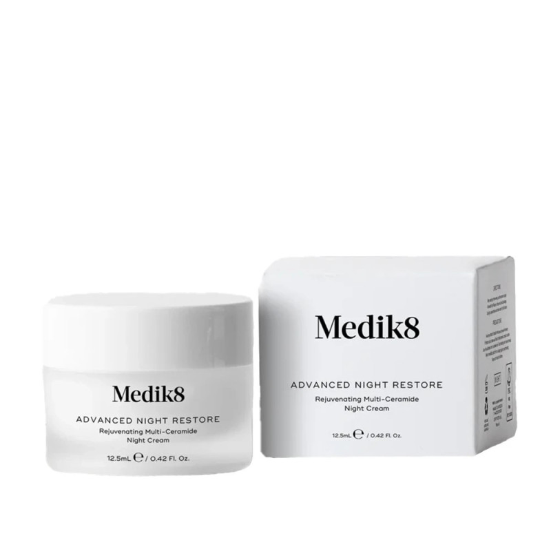 Лимитированный набор для сияния и комфорта кожи в путешествиях Medik8 Travel Ready Skin