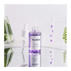 Пептидная сыворотка с бакучиолом Medik8 Bakuchiol Peptides 30 ml