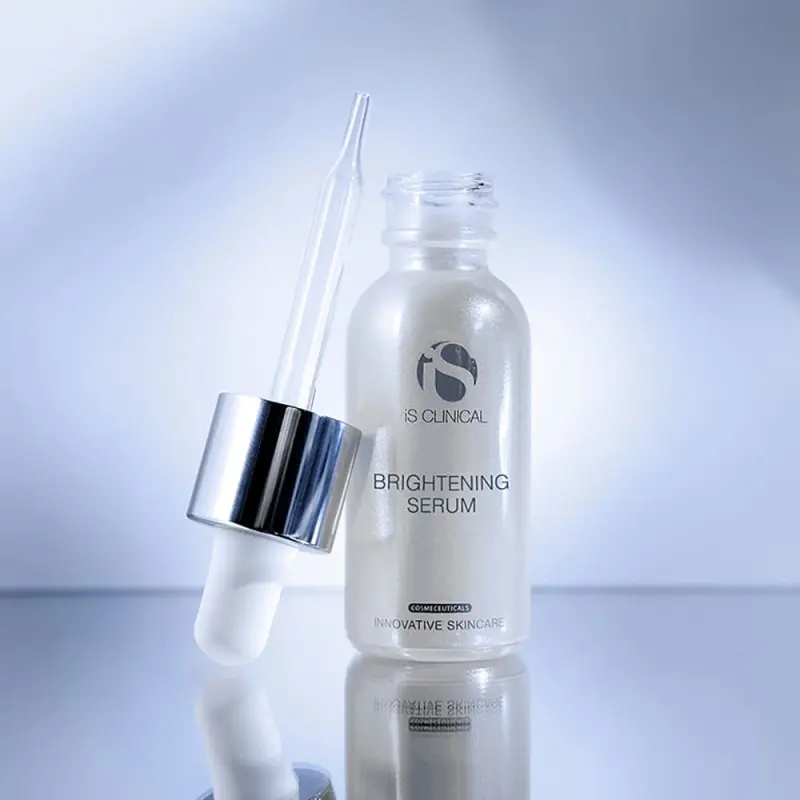Освітлююча сироватка для обличчя iS Clinical Brightening Serum 15 ml